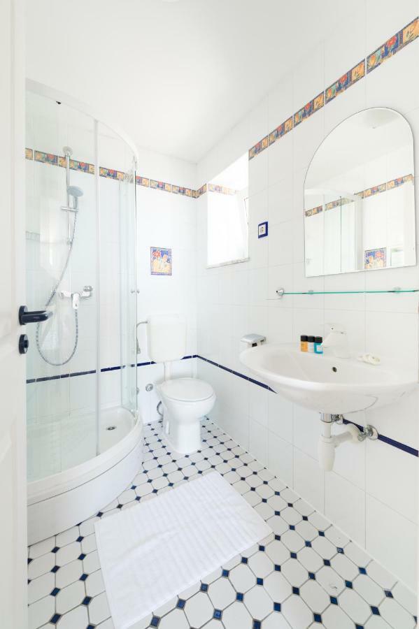 Riva Rooms Бол Екстер'єр фото